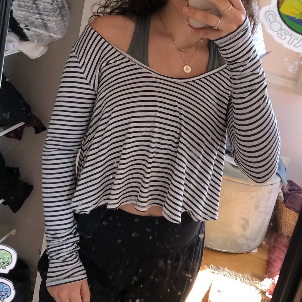 STRIPED FLOWY CROP TOP